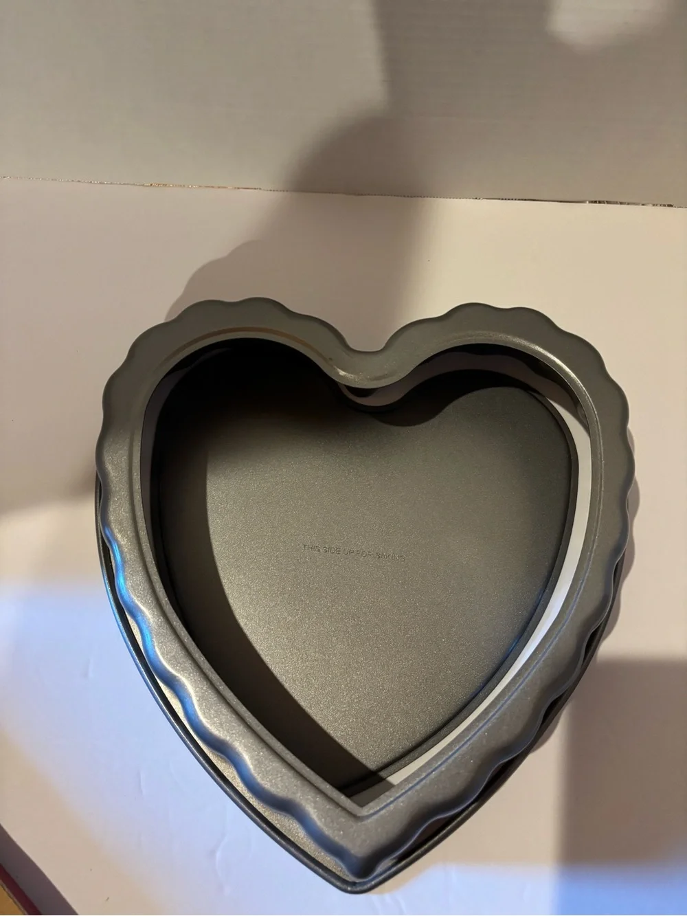 Williams Sonoma Ruffled Heart Cake Pan Removable Bottom 2002